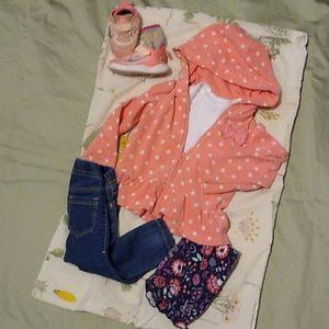 Nike Shoes Sz 5C & Outfit Bundle. Size 12-18 Months